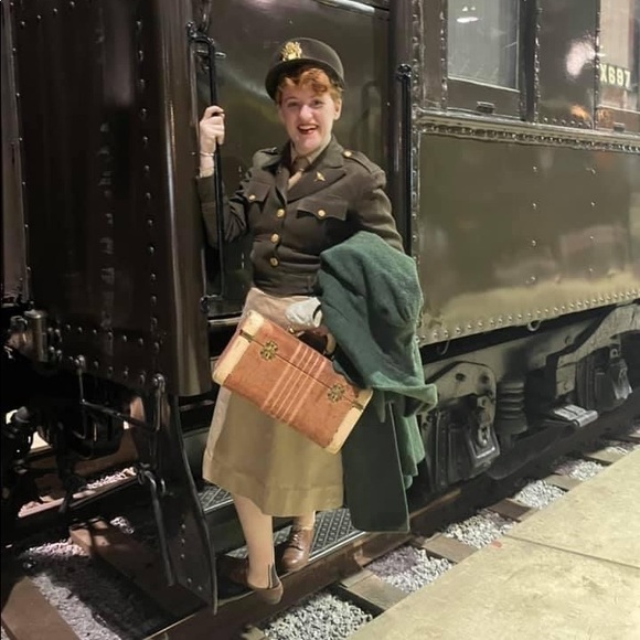 Meet your Posher, Maureen - Picture 4 of 6